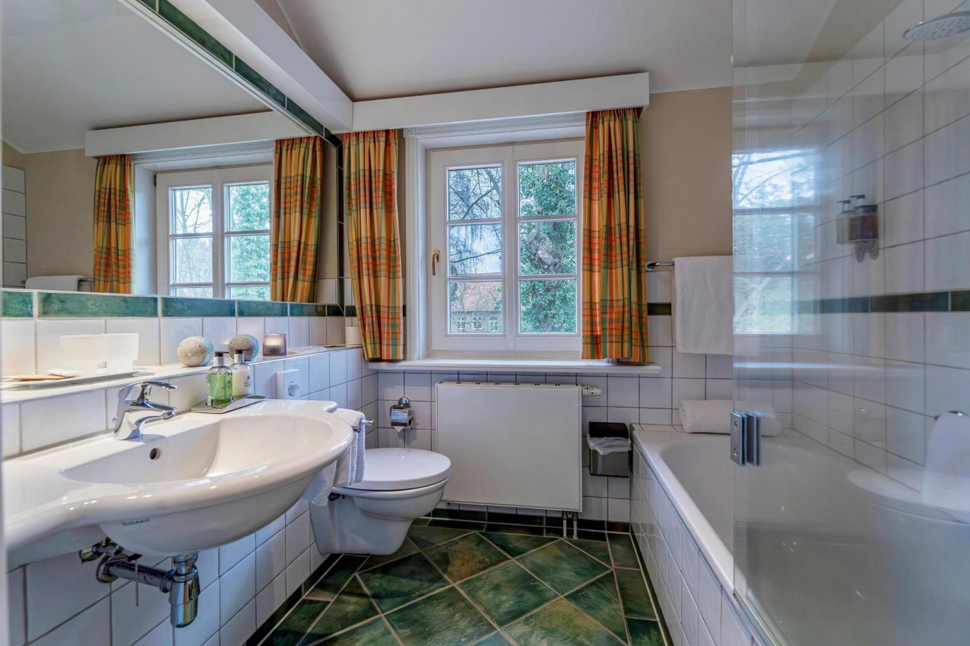 Zarrentin am Schaalsee Seehotel Zarrentin מראה חיצוני תמונה
